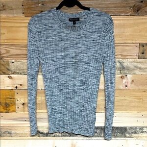 Banana Republic size Large Ribbed Gray
Crewneck Soft & Stretchy Merino Wool Top